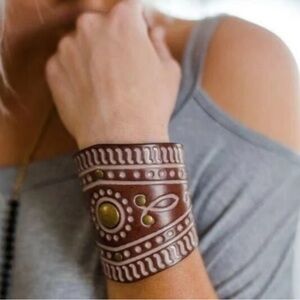 Three Bird Nest Brown and Gold Leather Snap Bracelet